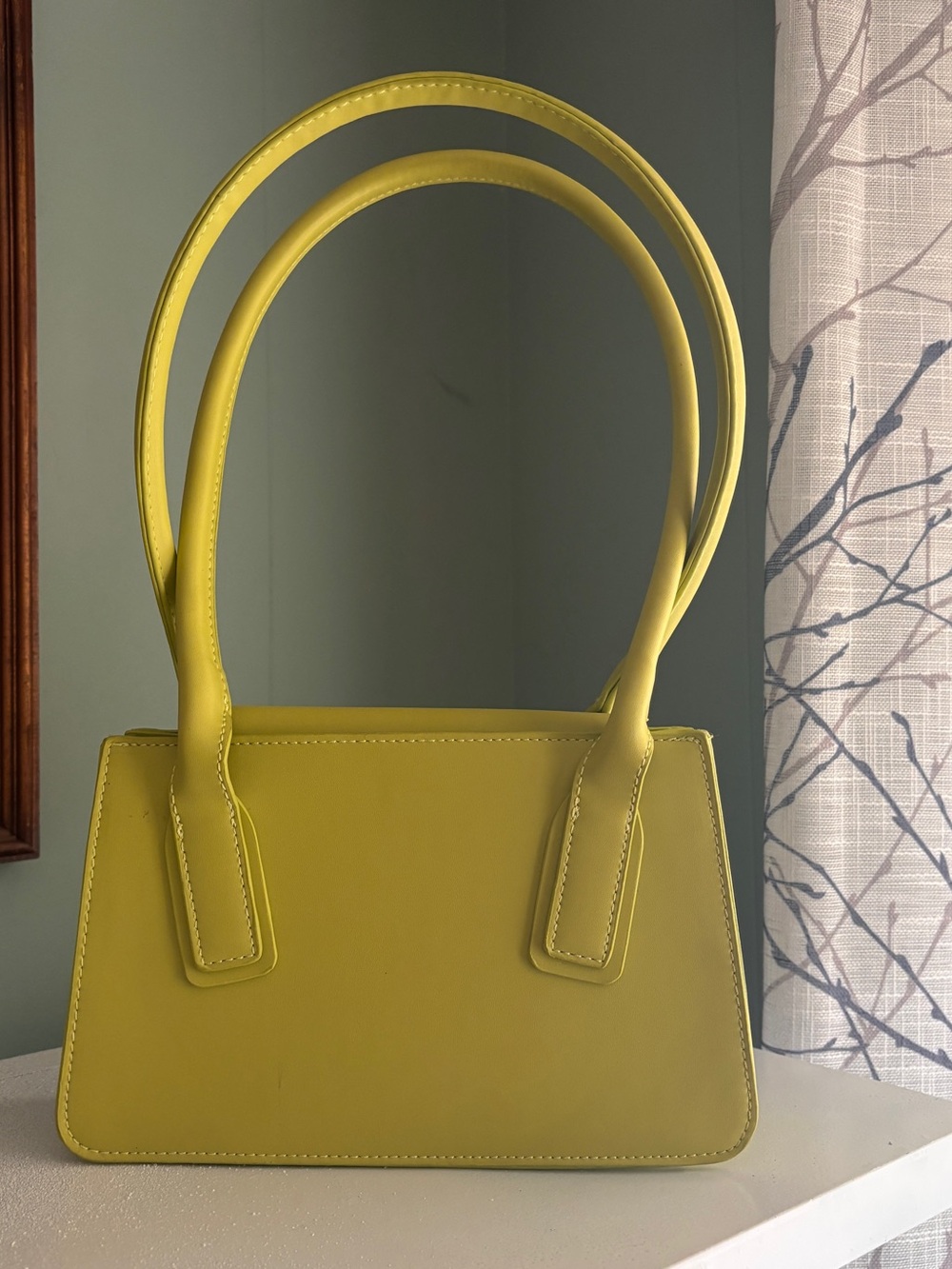 Chic Retro Lime Structured Shoulder Bag with Double Handles - Like New - Picture 5 of 5